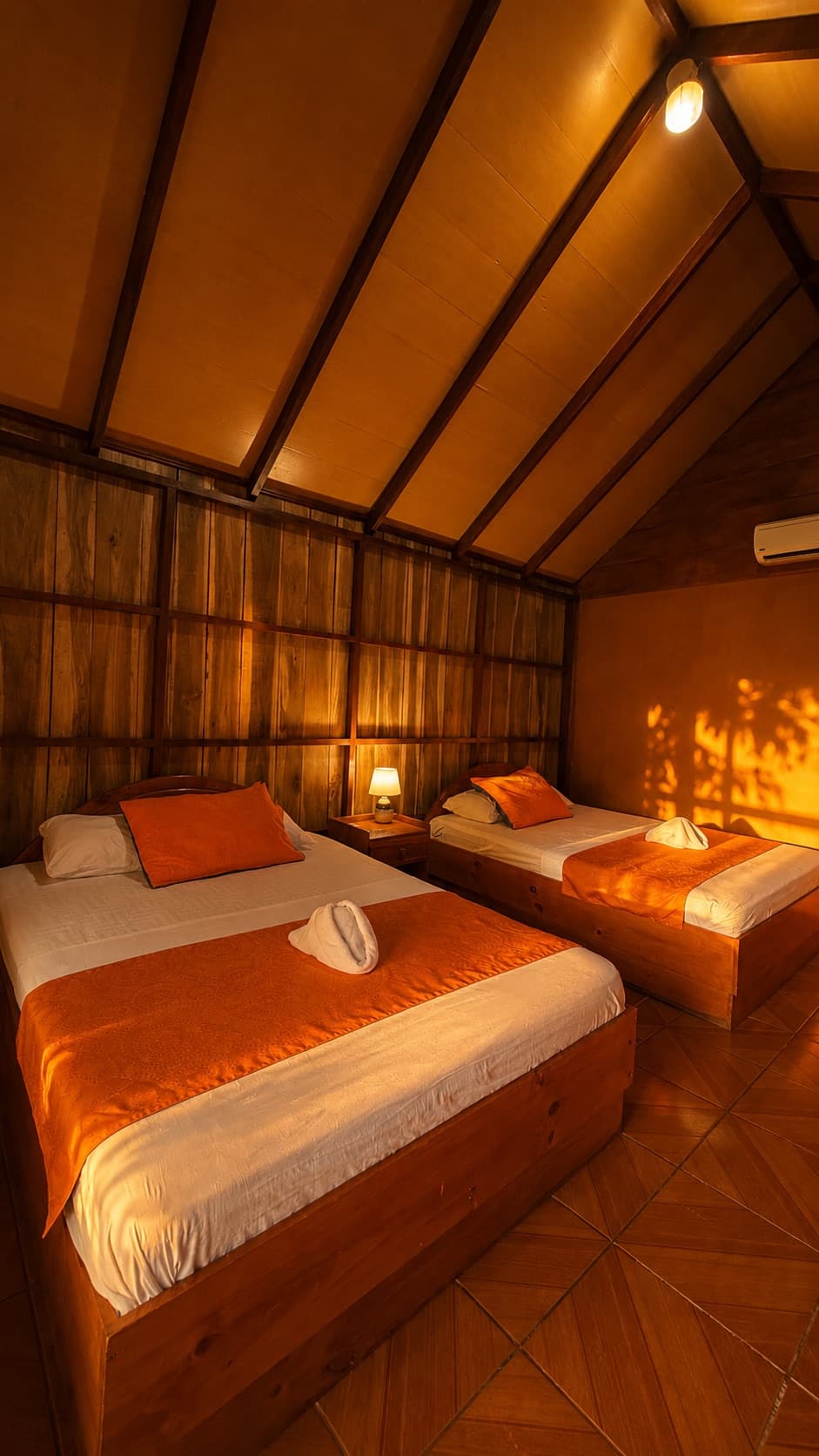 Interior de una cabaña con aire acondicionado